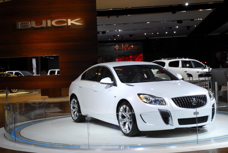  Buick Regal GS 2011 года  (фото 25 из 69)